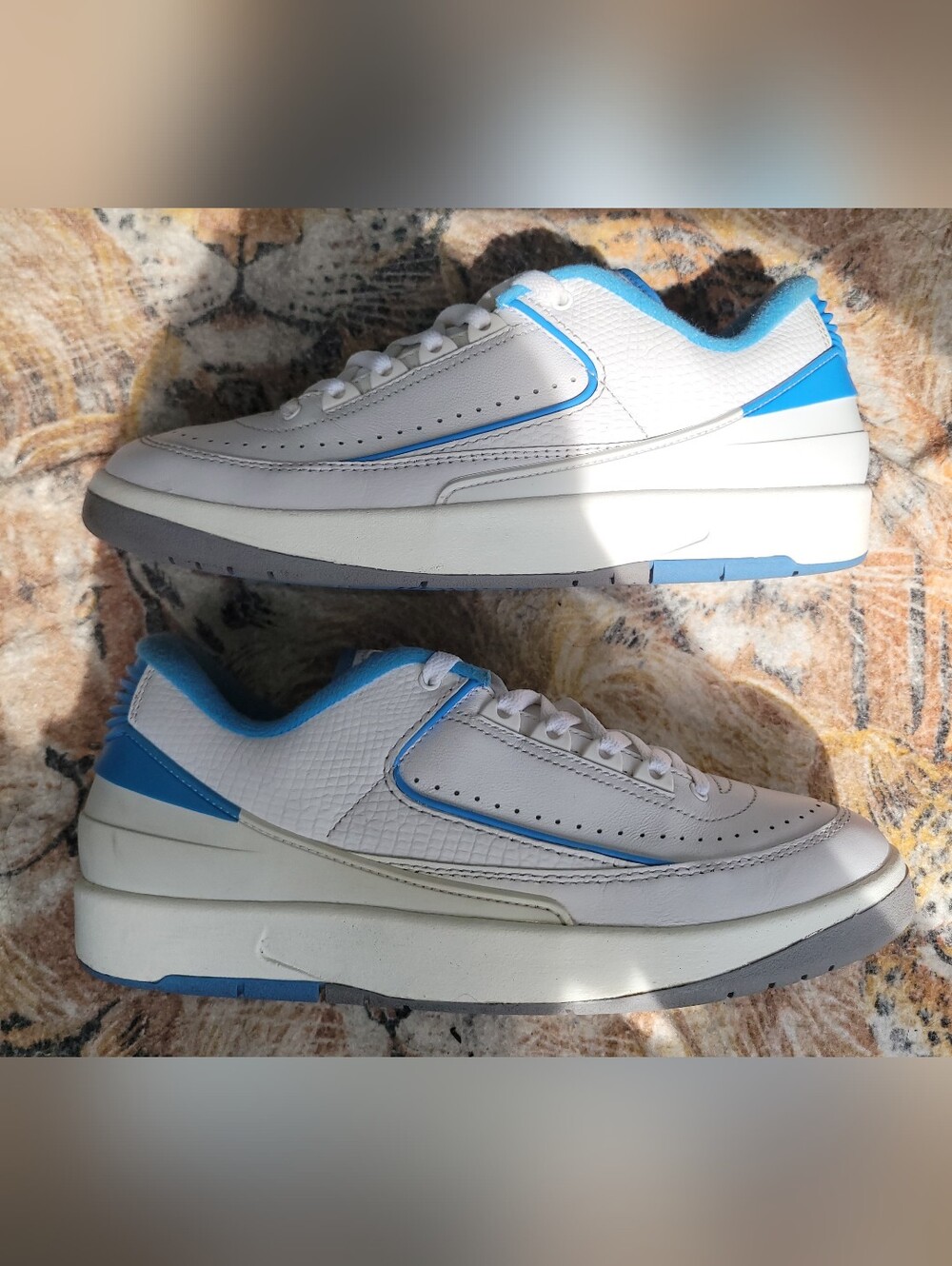 Jordan 2 Retro Low Sneakers UNC